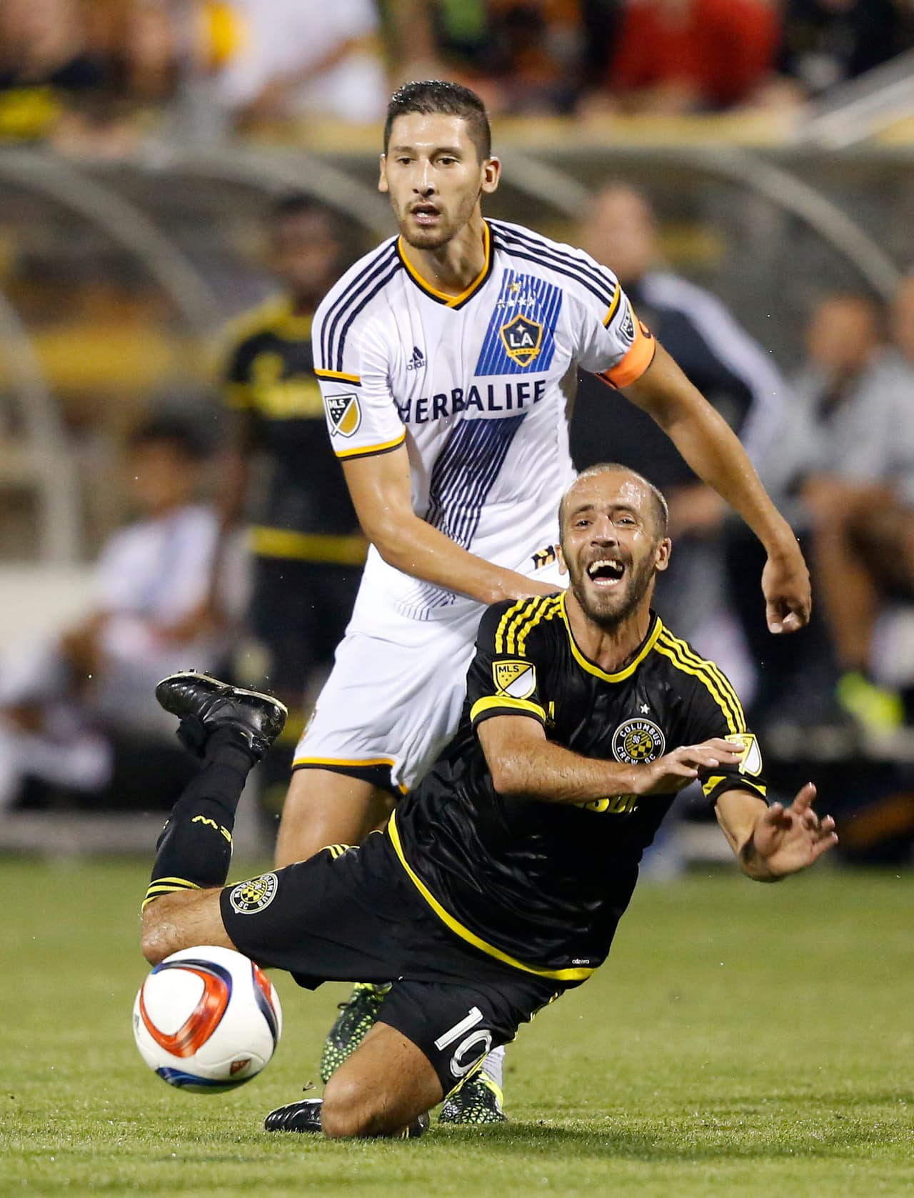 Pero el Columbus Crew no permitiría que el campeón se llevara tres puntos de su estadio. El Crew apretó el acelerador en el segundo tiempo.