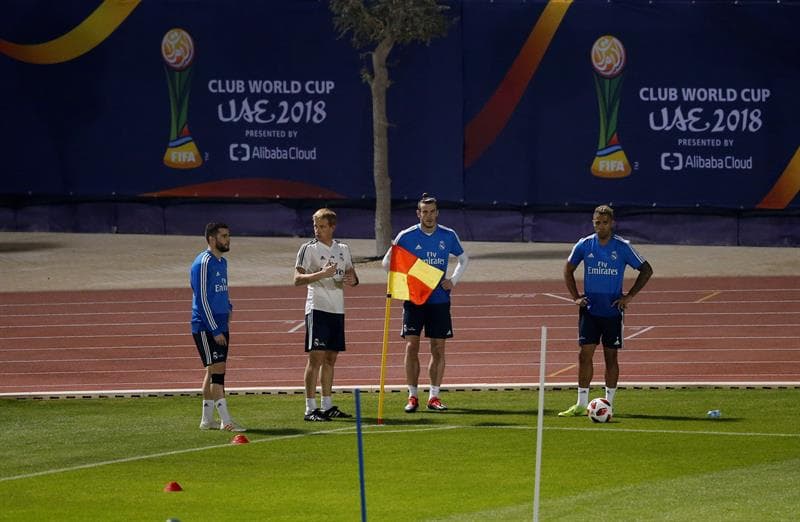 Real Madrid realizó su primera práctica en Abu Dhabi antes de la Semifinal del Mundial de Clubes contra Kashima Antlers, que eliminó a Chivas de Guadalajara y contra el que quiere evitar sorpresas.