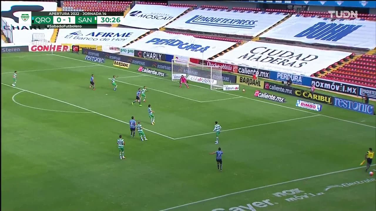 ¡GOL!  anota para Querétaro. Ángel Sepúlveda