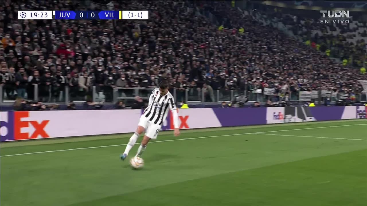 ¡TIRO ATAJADO! disparo por Dusan Vlahovic.