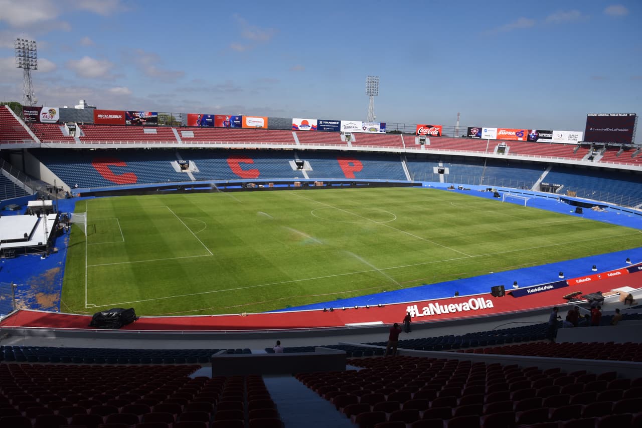El estadio de Cerro Porteño en Asunción se llama general Pablo Rojas, pero los fanáticos lo conocen como 'La Olla' porque aseguran que allí 'cocinan' a sus rivales.