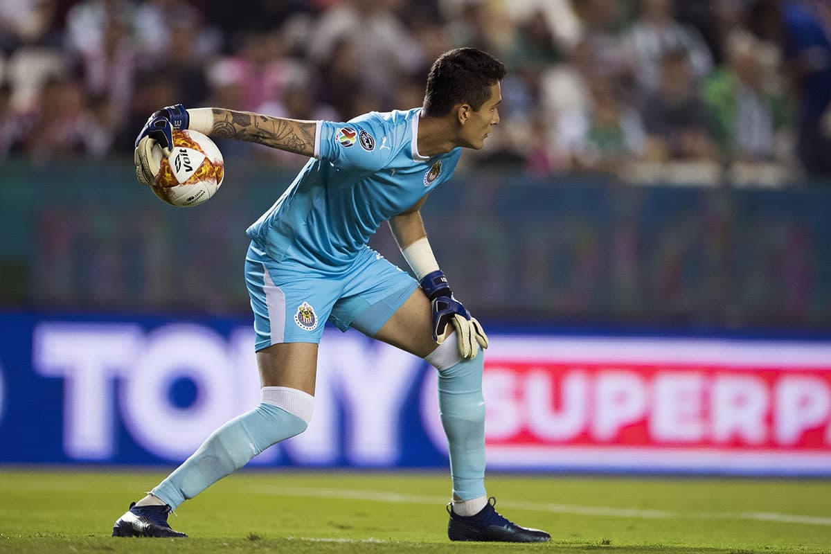 El arquero Raúl Gudiño fue clave en un par de jugadas en el segundo tiempo, evitando el empate de los locales.