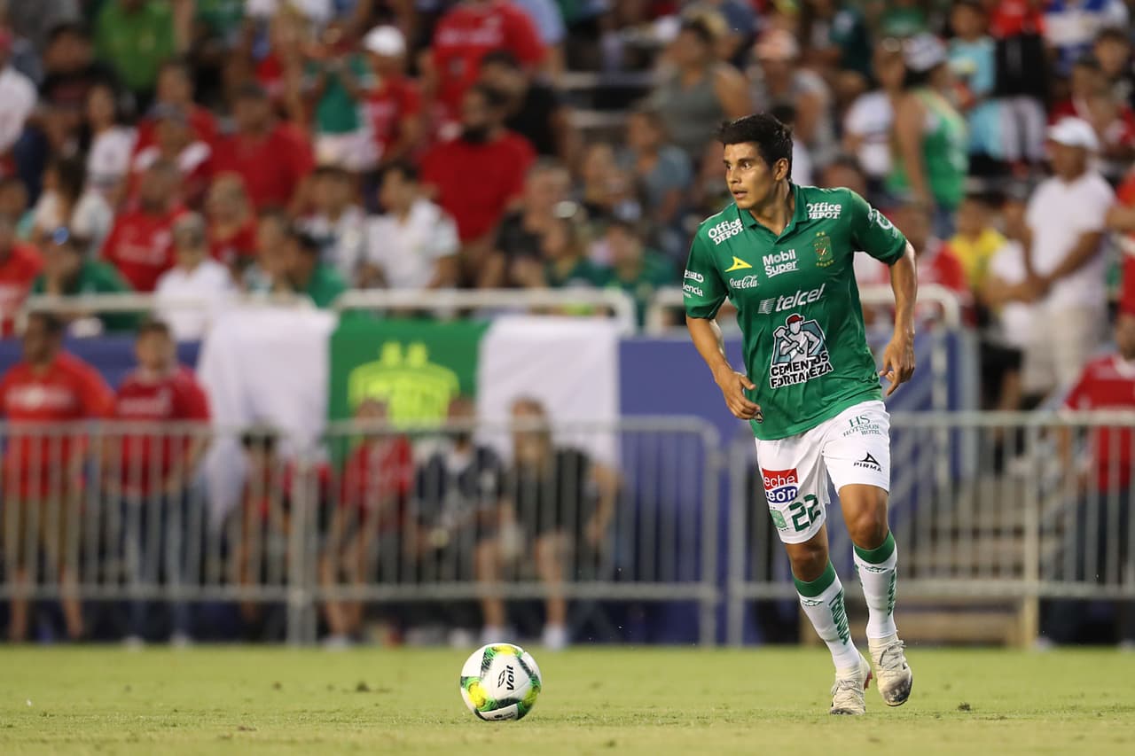 Los Esmeraldas del León se impusieron en la tanda de penaltis 4-3 a los Diablos Rojos del Toluca en partido amistoso, llevado a cabo en el Cotton Bowl, en Dallas, Texas. Este partido de preparación para ambos equipos, de cara al venidero Torneo de Apertura 2019 de la Liga MX, terminó 4-4 en su tiempo regular, aunque los choriceros tuvieron que remontar tres goles de déficit para forzar la definición desde los 11 pasos.