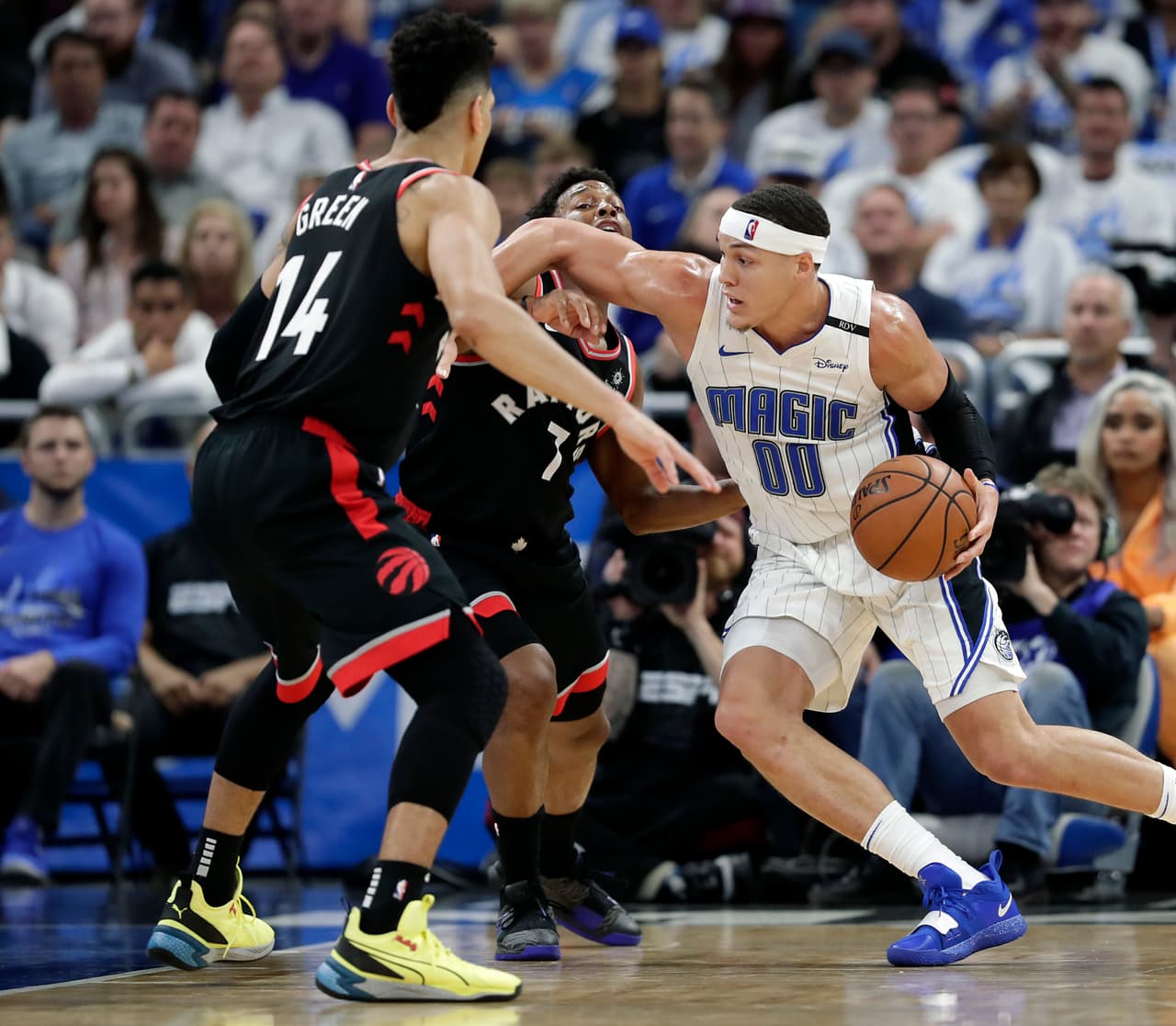El Orlando Magic no pudo defender su localía y cayó por 93-98 ante Toronto Raptors en el juego 3 de la primera ronda en los Playoffs de la NBA.