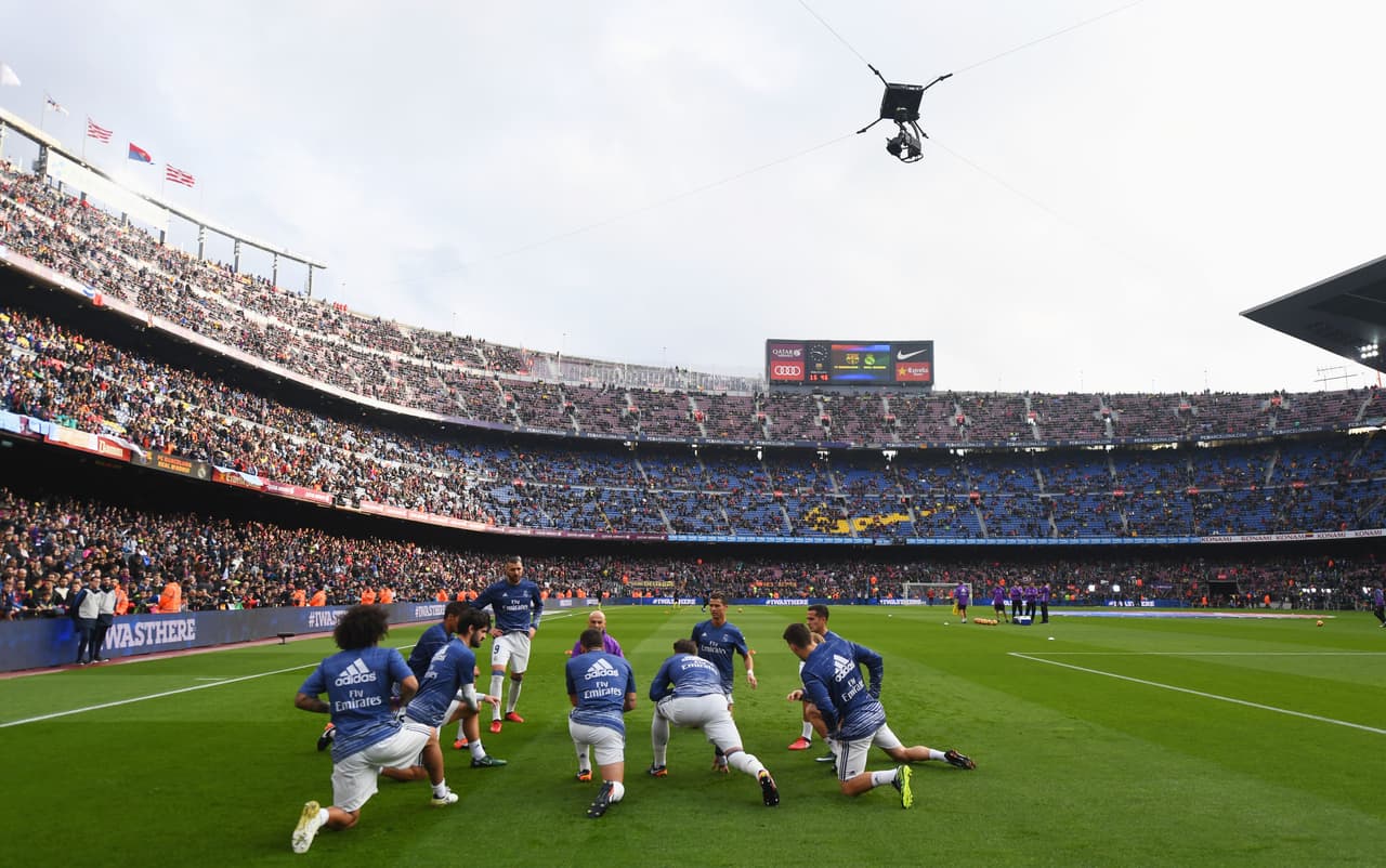 El partido es seguido con especial atención en todo el mundo. Cámaras y demás hicieron parte de esta ceremonia mediática que también hace parte de los clásicos entre Barcelona y Real Madrid.