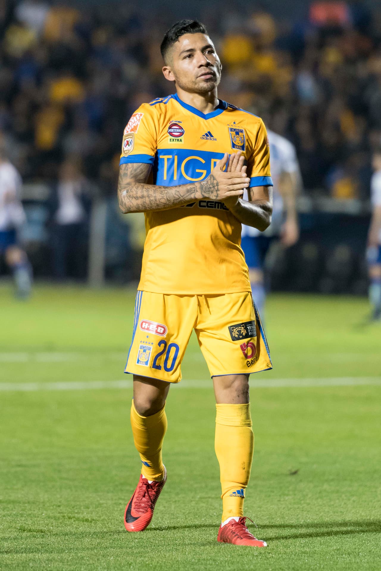 <b>4. Javier Aquino (Tigres) - </b>1,075 millones de seguidores en
<a href="https://twitter.com/JavierAquino7">@JavierAquino7</a>