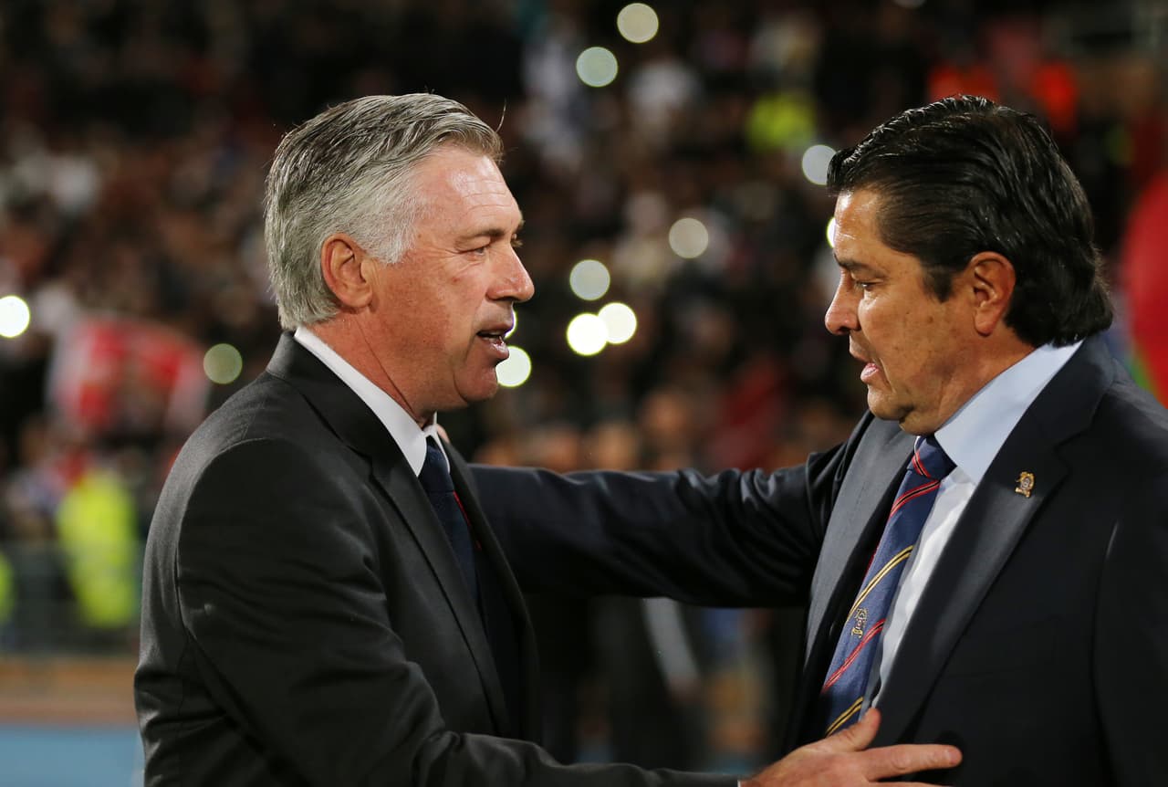 Carlo Ancelotti llegó a este juego en un momento de confianza en el club blanco, mientras para Luis Fernando Tena sería uno de los últimos partidos como técnico de 'La Máquina'.