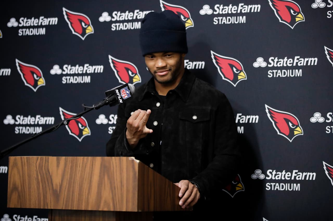 <b>Kyler Murray</b> - Fue un atleta universitario ejemplar y como resultado de ello, fue elegido en las primeras rondas del draft de la MLB y la NFL. En 2018 jugó para los Oakland Athletics y en 2019 jugó para los Arizona Cardinals.