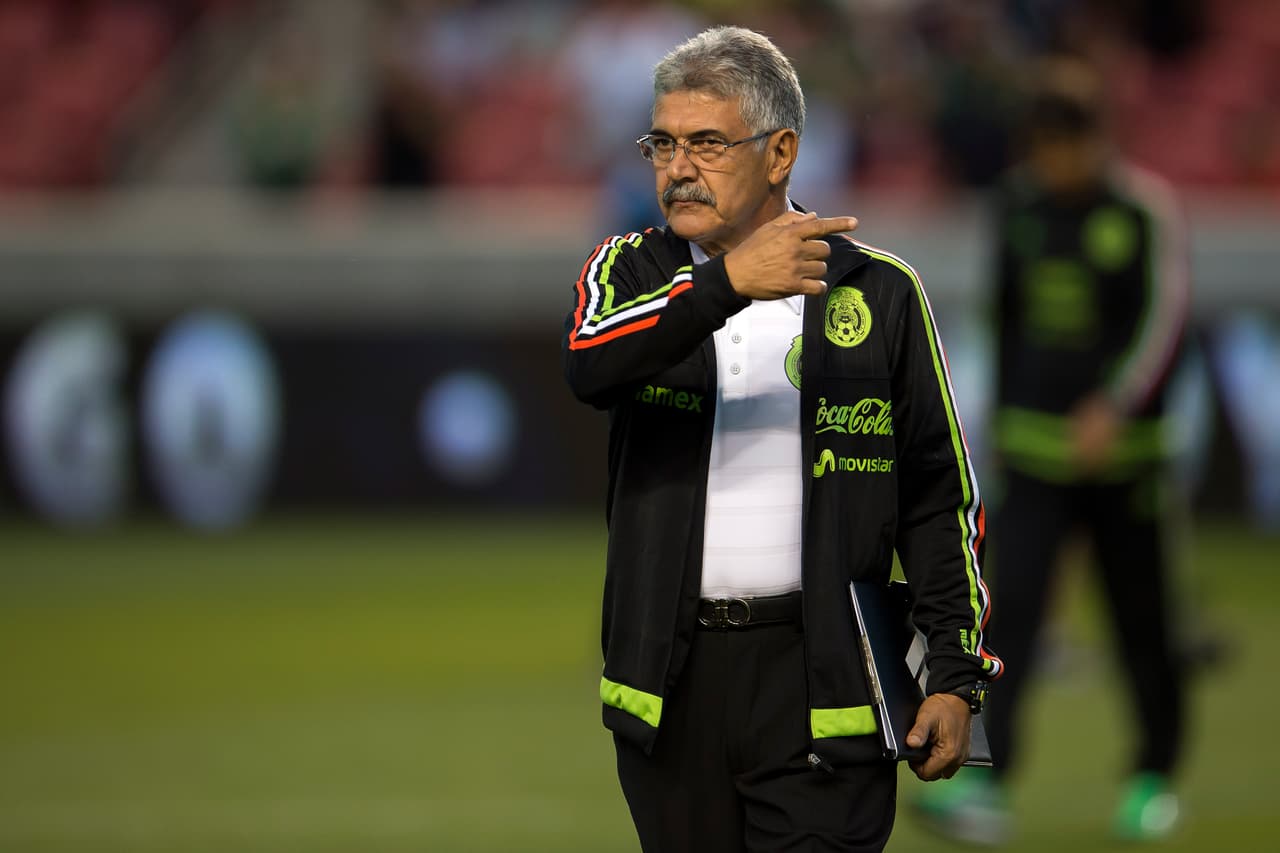 En principio el equipo azteca deberá apegarse al orden defensivo que imprime el ‘Tuca’ a sus equipos para no ser vapuleado por Argentina como le tocó a Bolivia comiéndose siete goles con dobletes para sus delanteros.