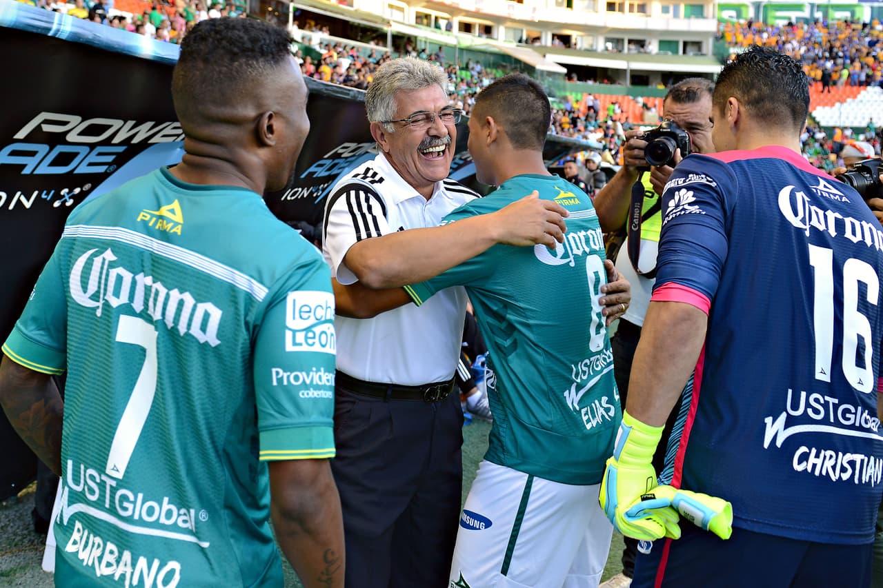 Tiene 3 títulos en México y ha conseguido consolidarse como uno de los estrategas más renombrados de nuestro balompié, le caracterizan su disciplina y su orden táctico. Fotos Mexsport