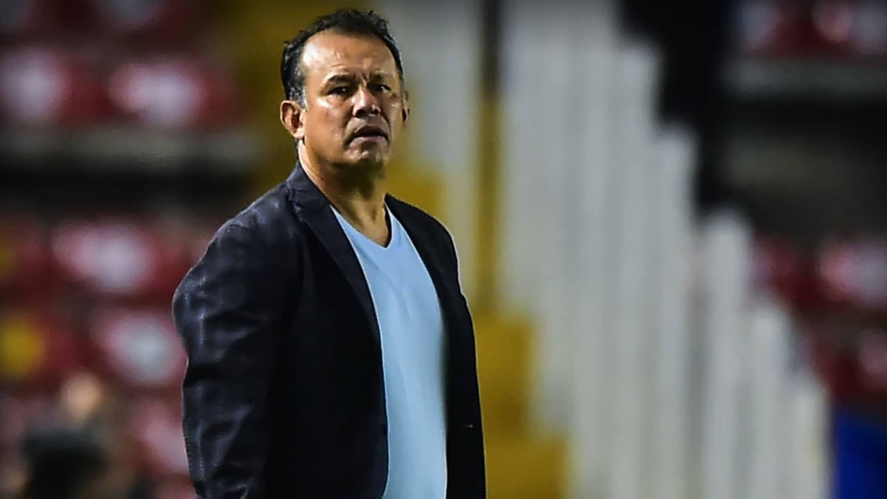 A Juan Reynoso le indigna que se individualice en la derrota y acepta que deben jugar mejor.0