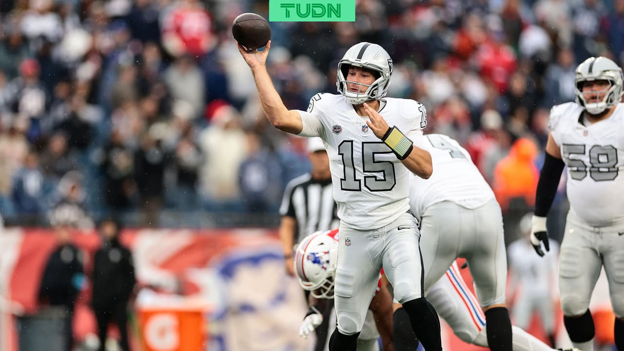 Fernando Mendoza hace su debut en la NFL durante el Raiders vs. Patriots