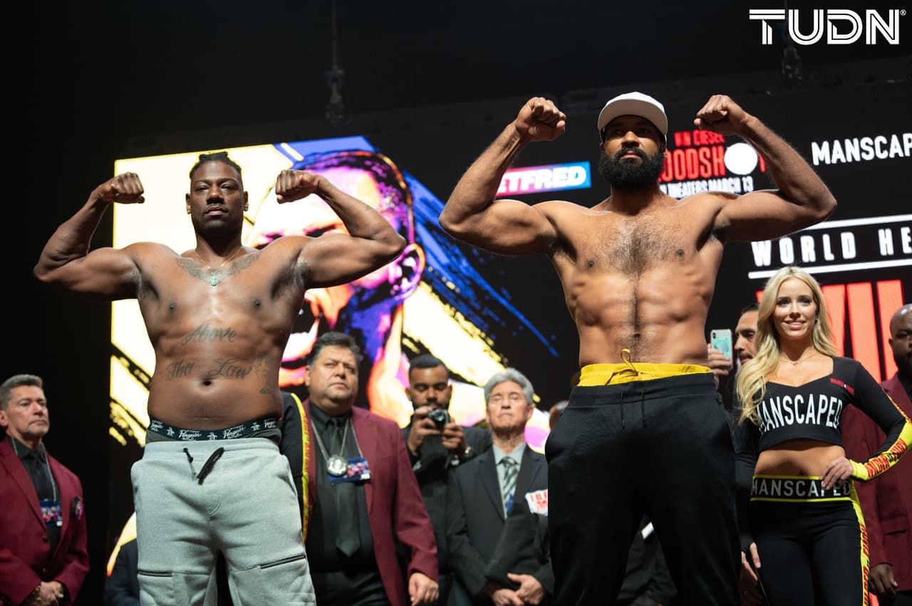 Gerald Washington (236.5 libras) y Charles Martin (254 libras) en eliminatoria de la FIB en peso completo.