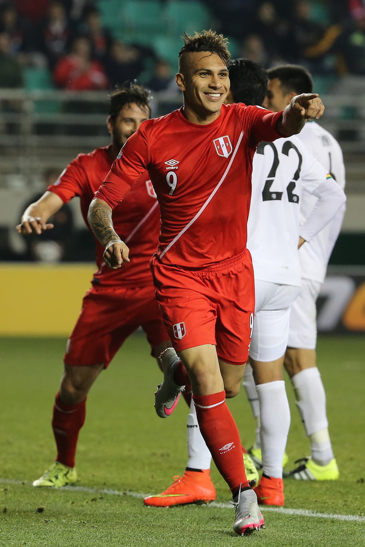 Así hasta que a los 20 minutos del partido, Guerrero abrió el marcador tras una linda jugada y un excelente pase de Juan Manuel Vargas.