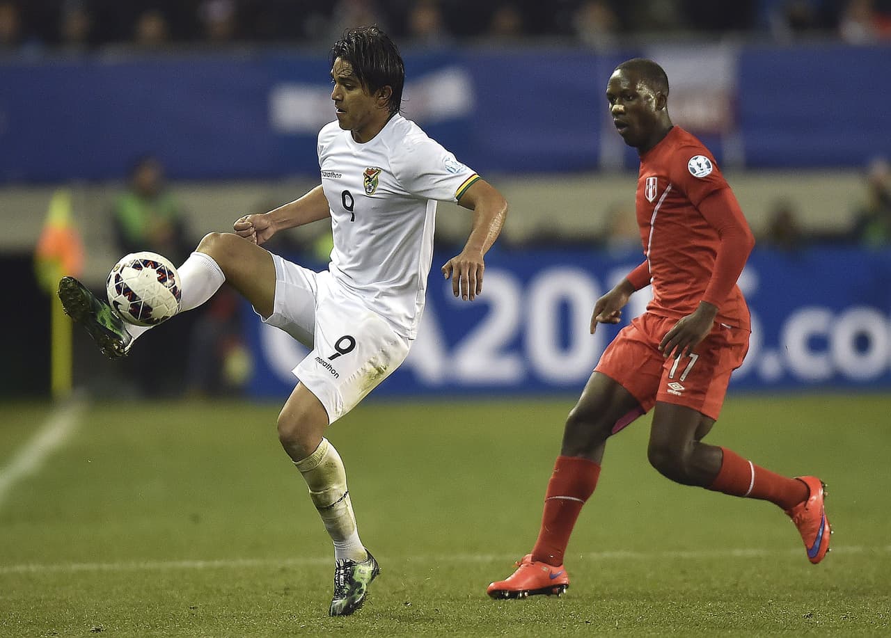 Bien pronto quedó en evidencia que el conjunto inca era superior. Fue armando jugadas y acercándose al arco de Romel Quiñonez cada vez con más peligro.