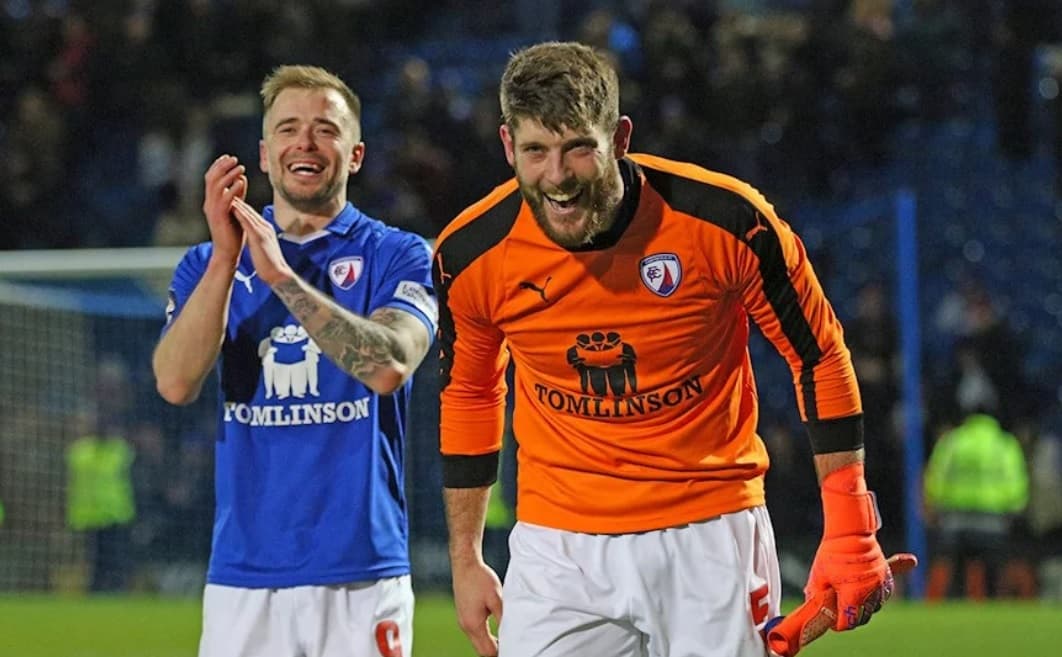 ¡Guión de Hollywood! Anota empate al 95’, expulsan a su portero, se pone y ataja penalti al 99’