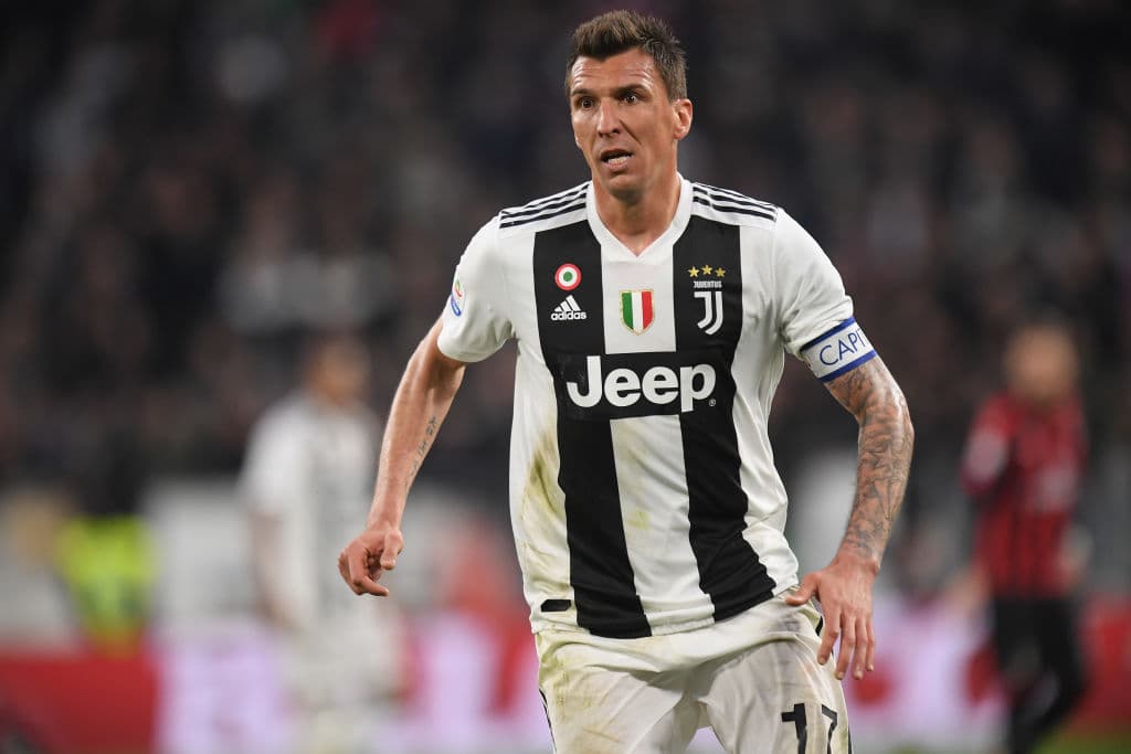 El veterano delantero ex de la Juventus, Mario Mandzukic, según reportan tanto La Gazzetta dello Sport como Daily Mail, es nuevo jugador del Manchester United, luego de alcanzar un acuerdo a razón de 6.2 millones de libras esterlinas, unos 6.7 millones de dólares.