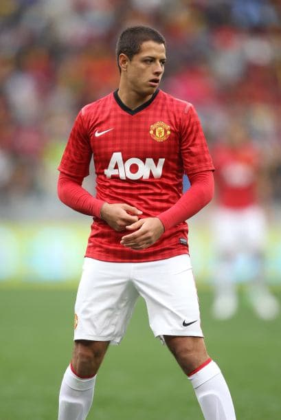 No es un secreto que Javier Chicharito Hernández no está deltodo contento con su nuevo rol en el Manchester United. Los pocos minutos que tiene de juego le han hecho perder la paciencia y está deseoso de cambiar de aires. En el ambiente suenan ofertas del Tottenham, el Inter y de algunos equipos españoles.