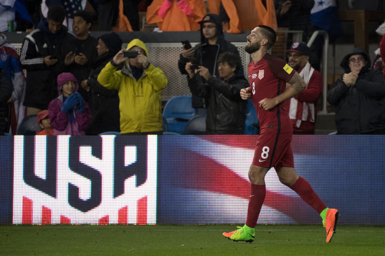 3 goles de Clint Dempsey en la goleada estadounidense.