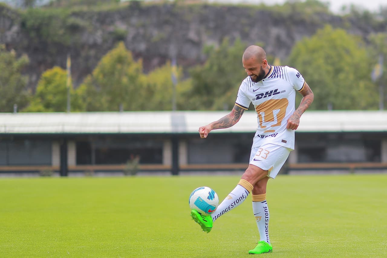 Dani Alves ya está regsitrado con Pumas y verá minutos ante Mazatlán.