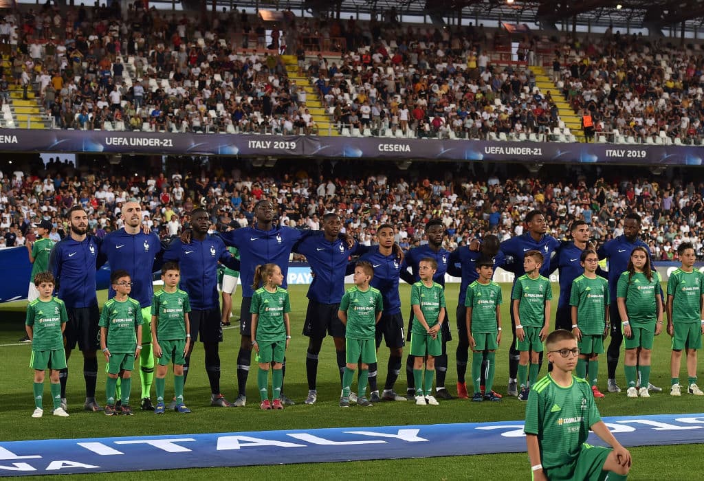 El equipo francés posando para la foto del recuerdo antes del cotejo.