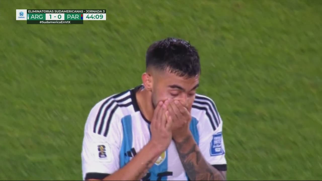 ¡Falla grosera de González y Argentina vuelve a perdonar!