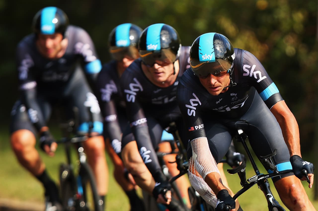 La plantilla para el 2019 incluye cuatro latinoamericanos: los colombianos Egan Bernal, Sebastián Henao e Ivan Sosa y el ecuatoriano Jhonatan Narváez.