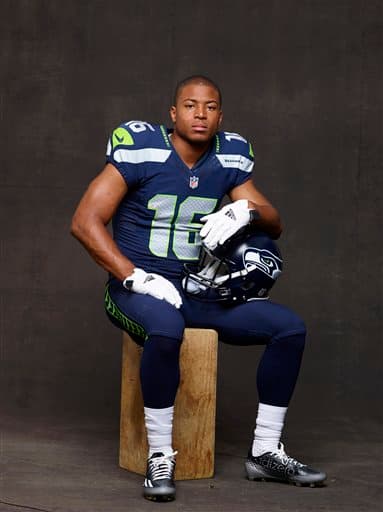 Egresado de Kansas St. llega a los Seahawks el WR Tyler Lockett, checa sus mejores imágenes hasta ahora portando ya el jersey de Seattle.