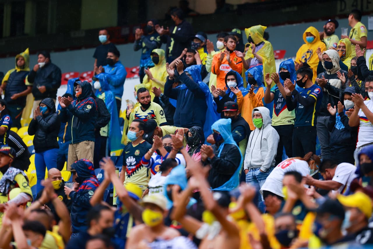 La afición se dio cita en el Estadio Azteca en busca de presenciar el primer triunfo del América en el torneo.