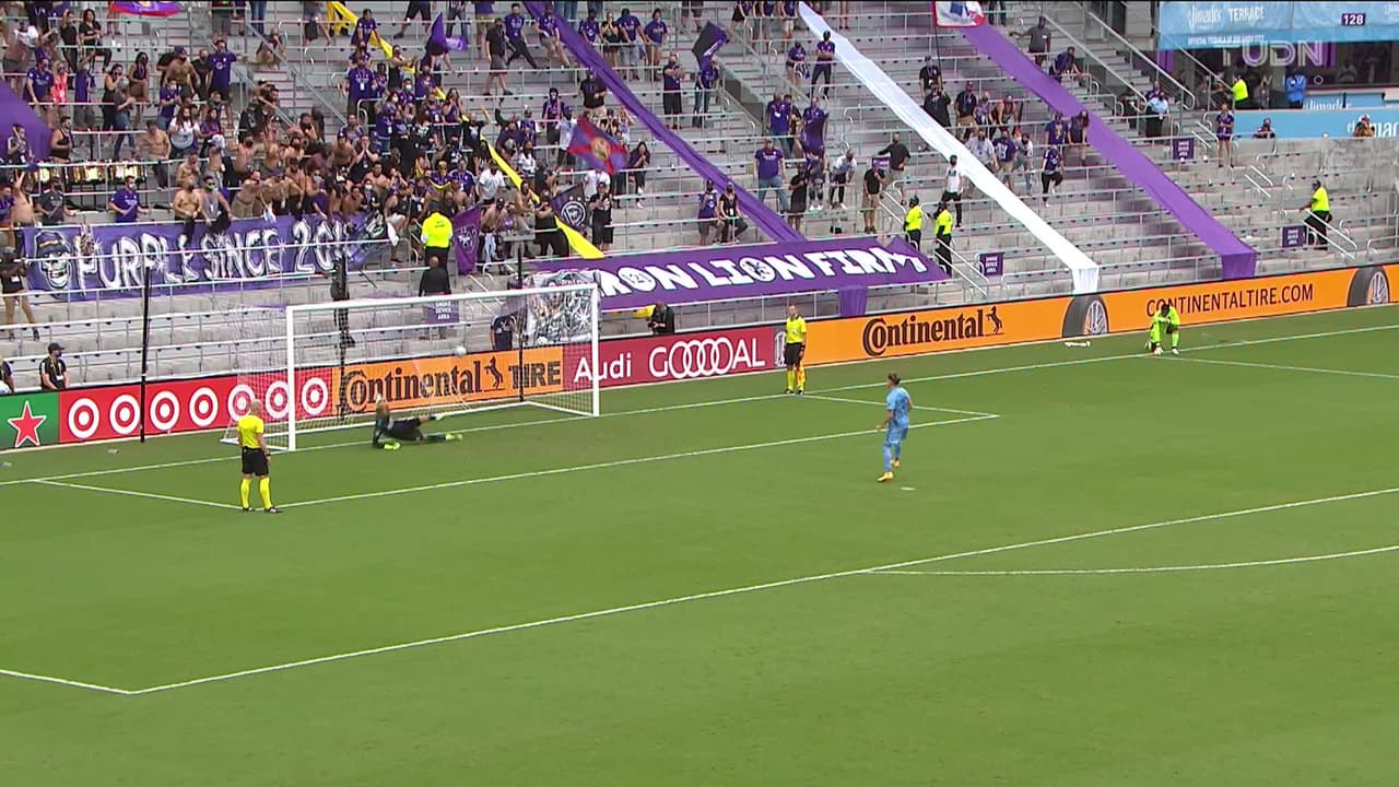 ¡GOOOL! Jesús Medina anota para New York City FC.