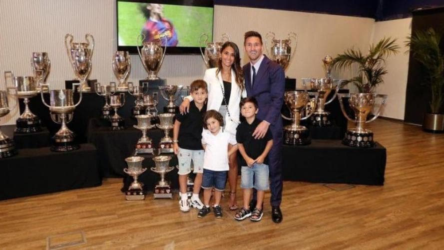 Hermana de Neymar ya le dio la bienvenida a París a los Messi