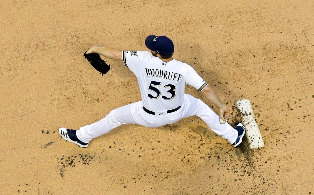 Por los Milwaukee Brewers abrirá Brandon Woodruff, con la esperanza de ganar el juego.