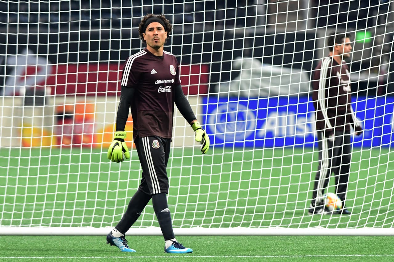 La Selección Mexicana de Fútbol se 'mojó los pies' en la fastuosa casa de los Atlanta Falcons y del Atlanta United, el Mercedes-Benz Stadium, donde jugará este miércoles ante su similar de Venezuela, un partido que sirve a ambos escuadrones de cara a sus compromisos del verano, como la Copa Oro y la Copa América, respectivamente. Así se entrenaron los jugadores del Tri bajo las órdenes de Gerardo 'Tata' Martino en Atlanta esta tarde de martes.