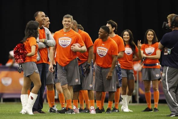 La Conferencia Nacional se impuso a la Conferencia Americana en el Tazón Latino IX y Hristo Stoichkov, para sorpresa de todos, fue reconocido como el MVP del juego, disfruta aquí de las mejores imágenes (Foto: Mario Castillo).