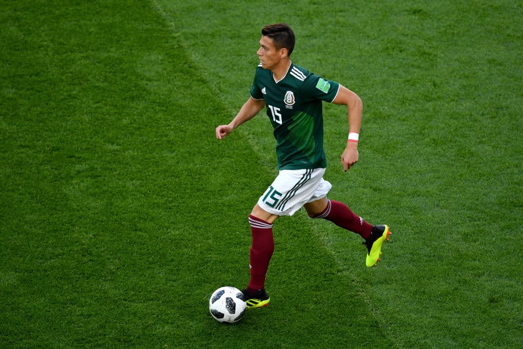 El Galatasaray estaría interesado en el mexicano de la Real Sociedad Héctor Moreno, según
<i>AMK Sport</i>. El central llegó al equipo vasco en enero pasado y tiene contrato vigente hasta junio de 2021.