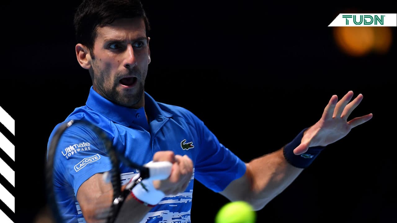 El serbio Novak Djokovic destrozó este domingo al italiano Matteo Berrettini en su debut en las Finales ATP, con una victoria por 6-2 y 6-1, e inició con éxito su andadura hacia su sexto título de 'maestro'.