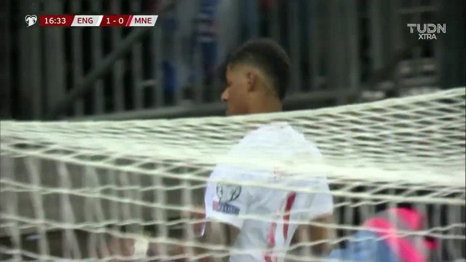 Tiro de esquina para England