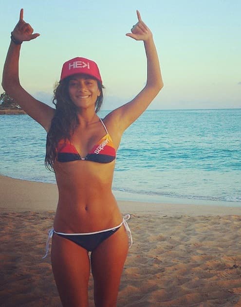 Tras terminar su relación con el Lewis Hamilton, la espectacular cantante británica se le ha visto muy cariñosa con el futbolista del Olympiacos, Pajtim Kasami.