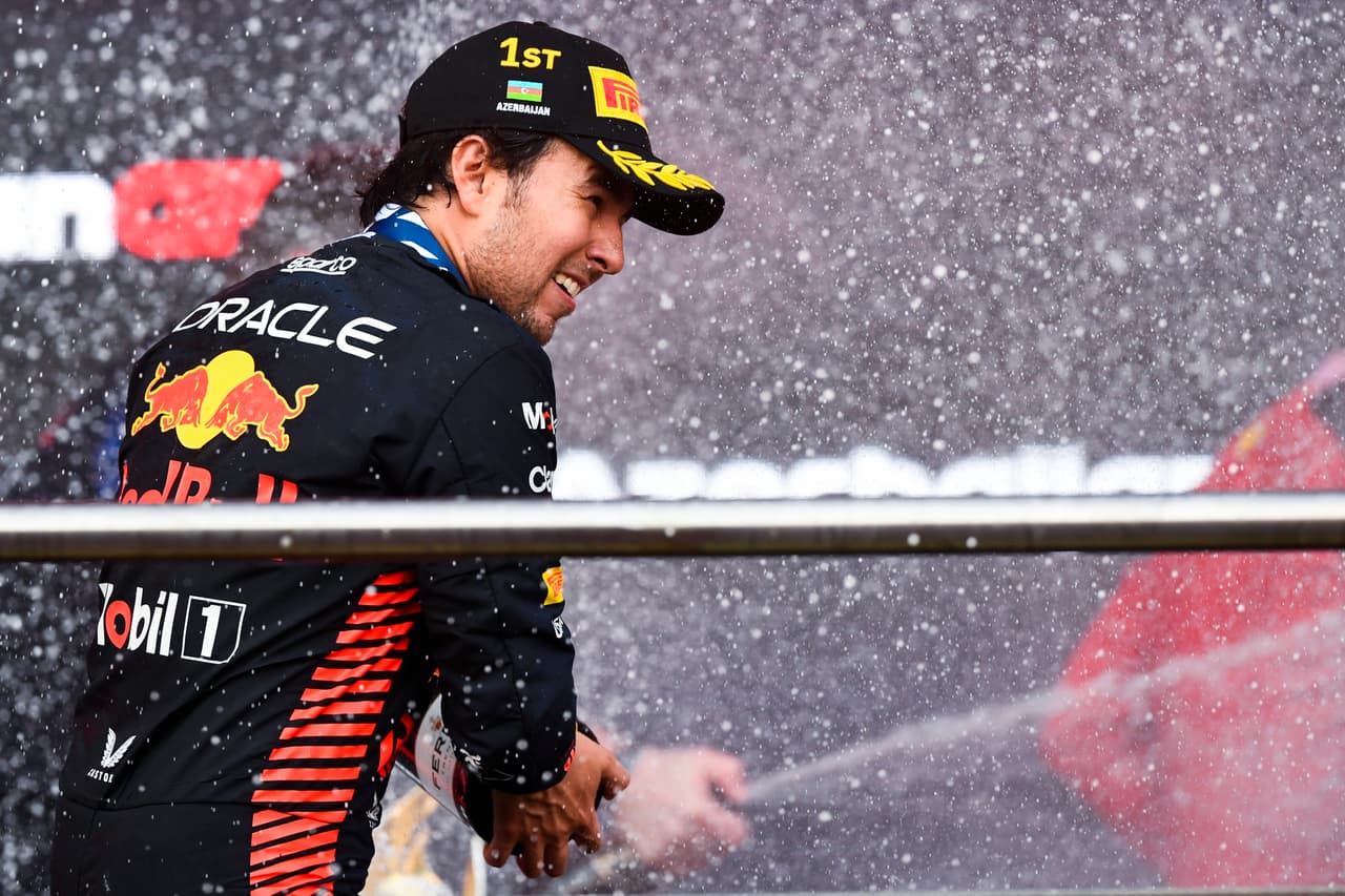 Checo y su victoria en Bakú: "Muy apretado, tuve algo de suerte"