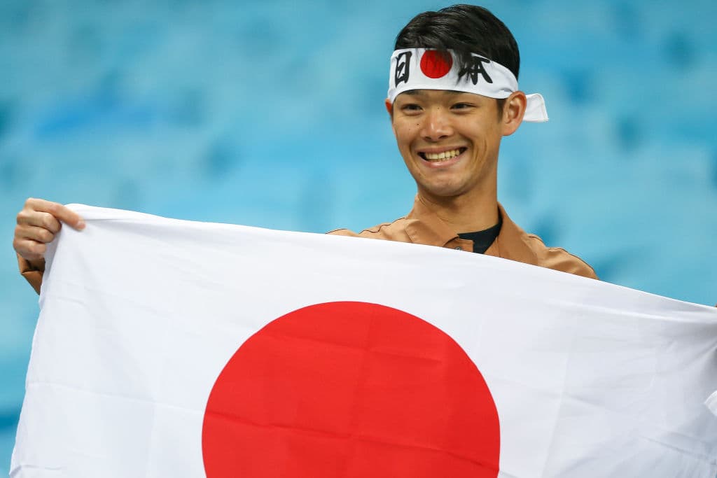 Un increíble colorido y ambiente fueron capaz de genera las aficiones de Uruguay y Japón previo a su encuentro por el Grupo C de la Copa América Brasil 2019. Los seguidores celestes le pusieron ese toque especial, y los nipones no se diga, con sus peculiaridades ambas hinchadas generaron buenas sensaciones en la previa.