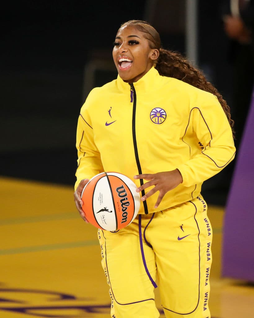 17.- Te’a Cooper
<br>La basquetbolista estadounidense es la única mujer que practica este deporte que aparece entre las 20 celebridades del deporte más comercializables con una puntuación de 166.
<br>