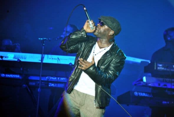 El rappero Black Thought encabezó a la banda.