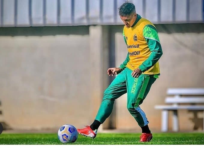 Nico Castillo entrena con Necaxa y su fichaje aún es duda