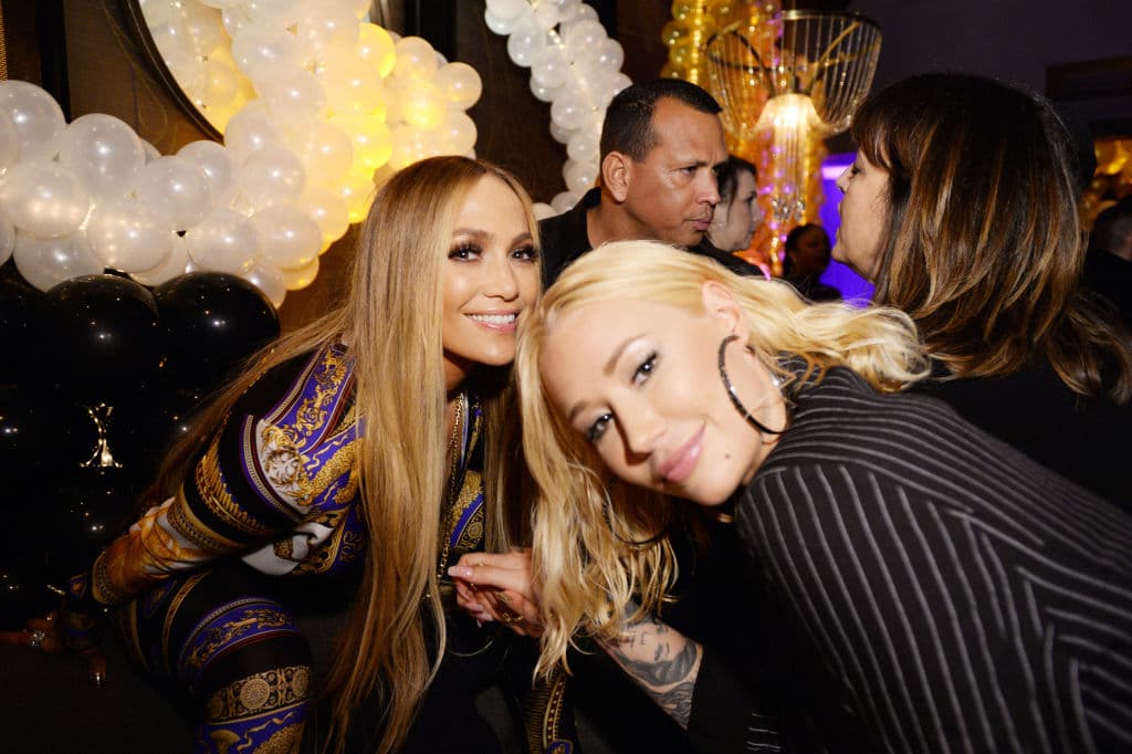 A la fiesta en honor a López asistieron varias celebridades, una de ellas la cantante Iggy Azalea.