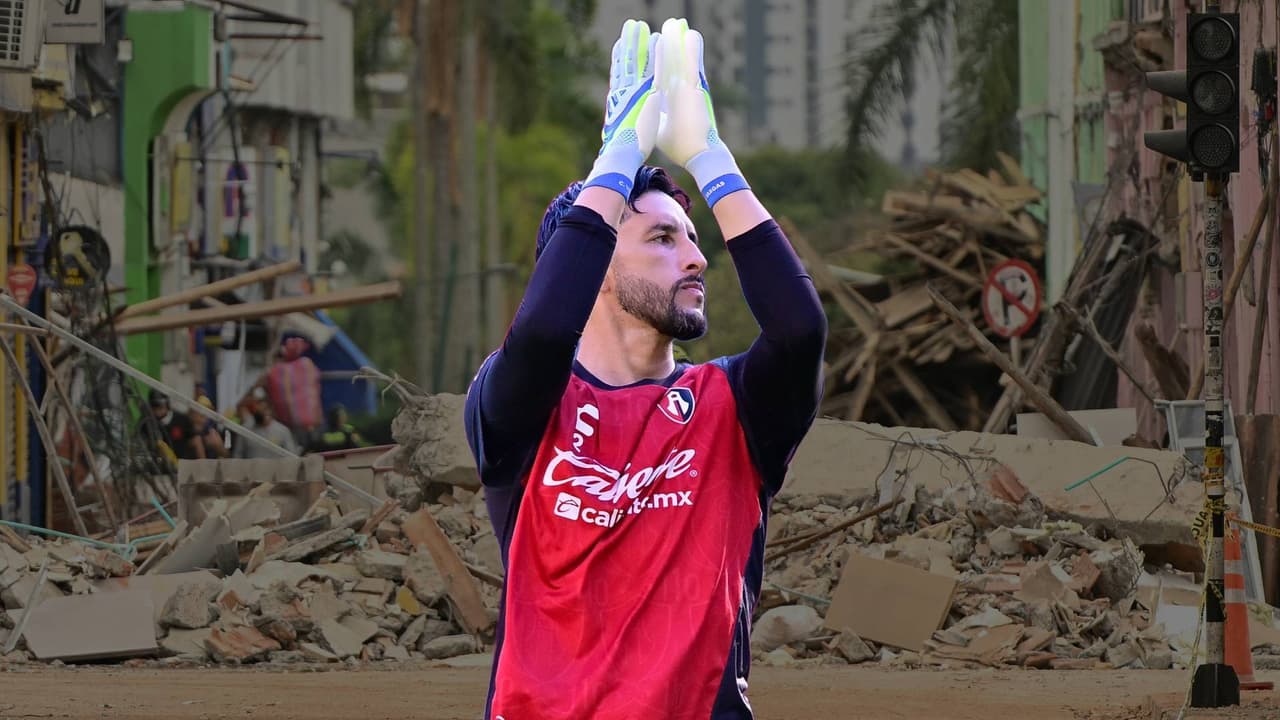 Camilo Vargas convierte el Estadio Jalisco en un centro de acopio para Colombia