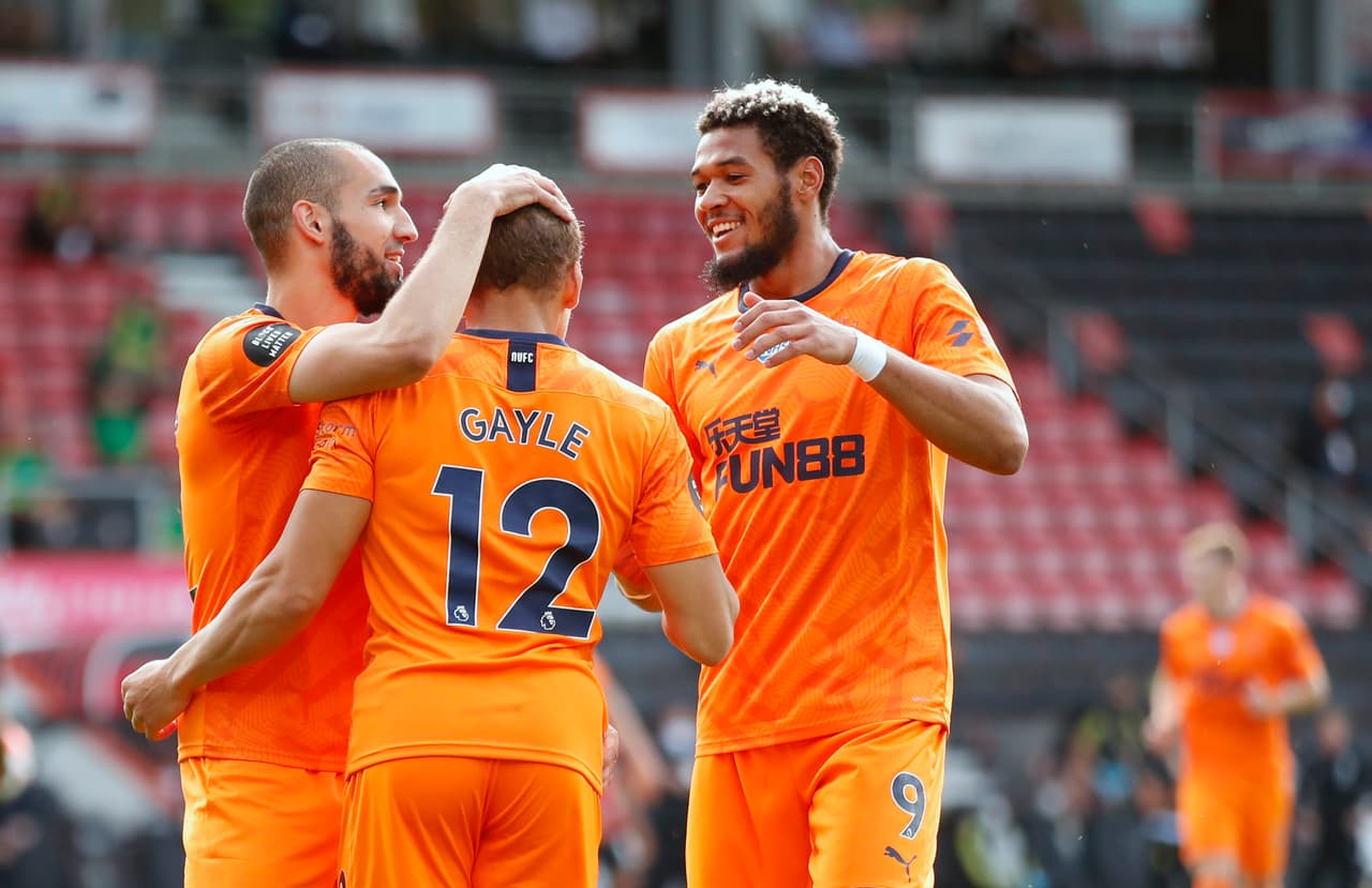 Bournemouth 1-4 Newcastle | Gayle (5’), Longstaff (30’), Almirón (57’) y Lazaro (77’) fueron los verdugos del encuentro. Gosling (90+4’) descontó para los locales.