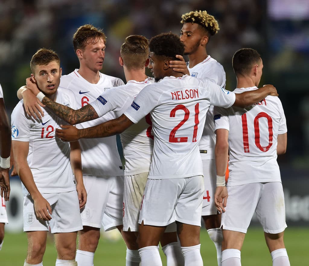 Reiss Nelson marcó de panalti el 1-0 en favor de Inglaterra a los 11 minutos de partido.