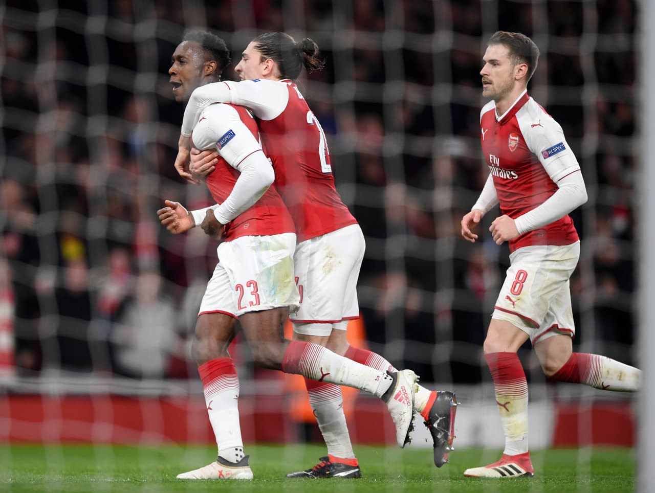 En el Emirates Stadium, después del 2-0 en San Siro, el Arsenal se impuso ante el Milan y confirmó su clasificación a la siguiente ronda de la Europa League.