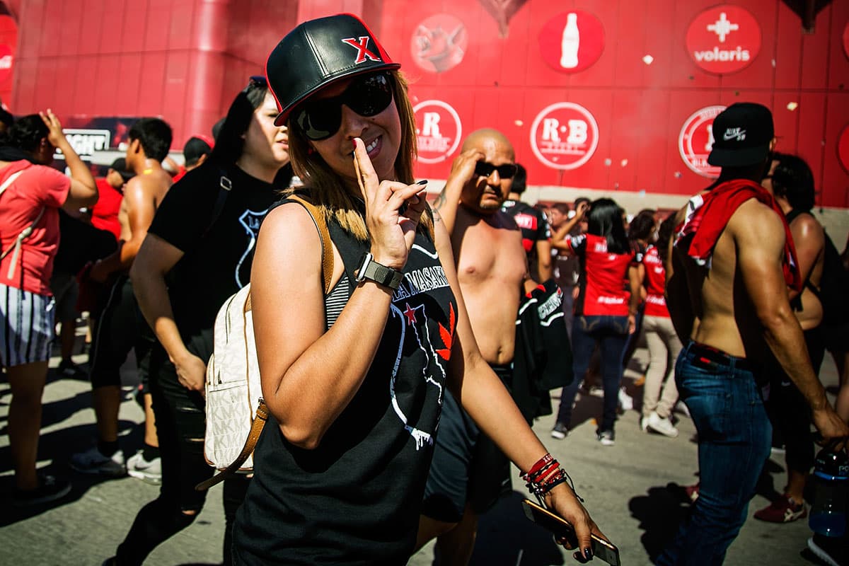 Desde tempranas horas
<a href="https://www.univision.com/deportes/futbol/liga-mx/en-fotos-los-fanaticos-de-xolos-armaron-la-fiesta-al-cierre-de-la-jornada-3-fotos" target="_blank">los fanáticos de Xolos</a> llegaron al Estadio Caliente para hacer la fiesta en las tribunas.