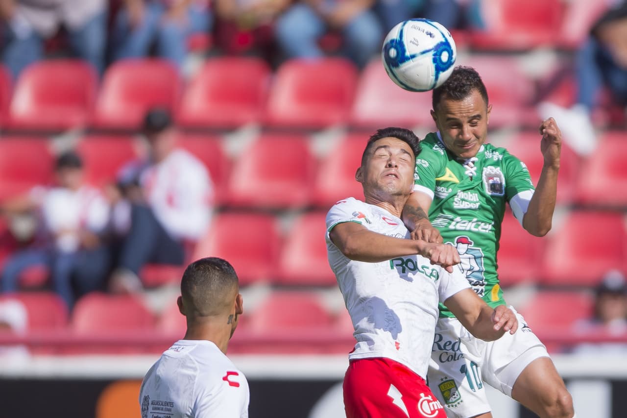 Jugando para Pumas anotó dos goles l 17 de enero de 2016 vs Toluca.